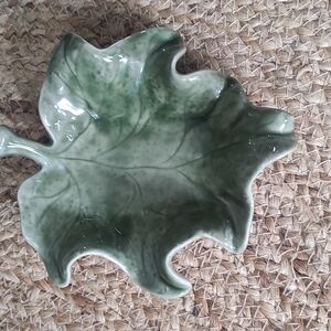 Green Leaf-Shaped Ceramic Dish